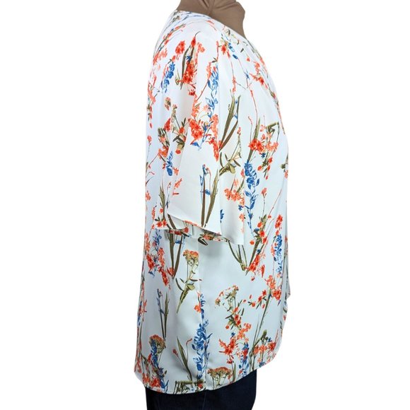 Chico's 2 (XL) NWT White Floral Short Sleeve Button Front V-Neck Blouse - Picture 4 of 9